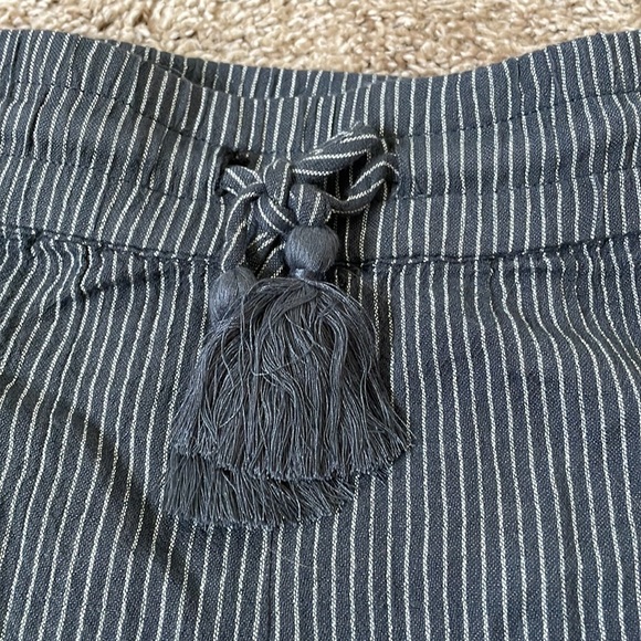 NWT Roxy Shorts size medium - Picture 3 of 5